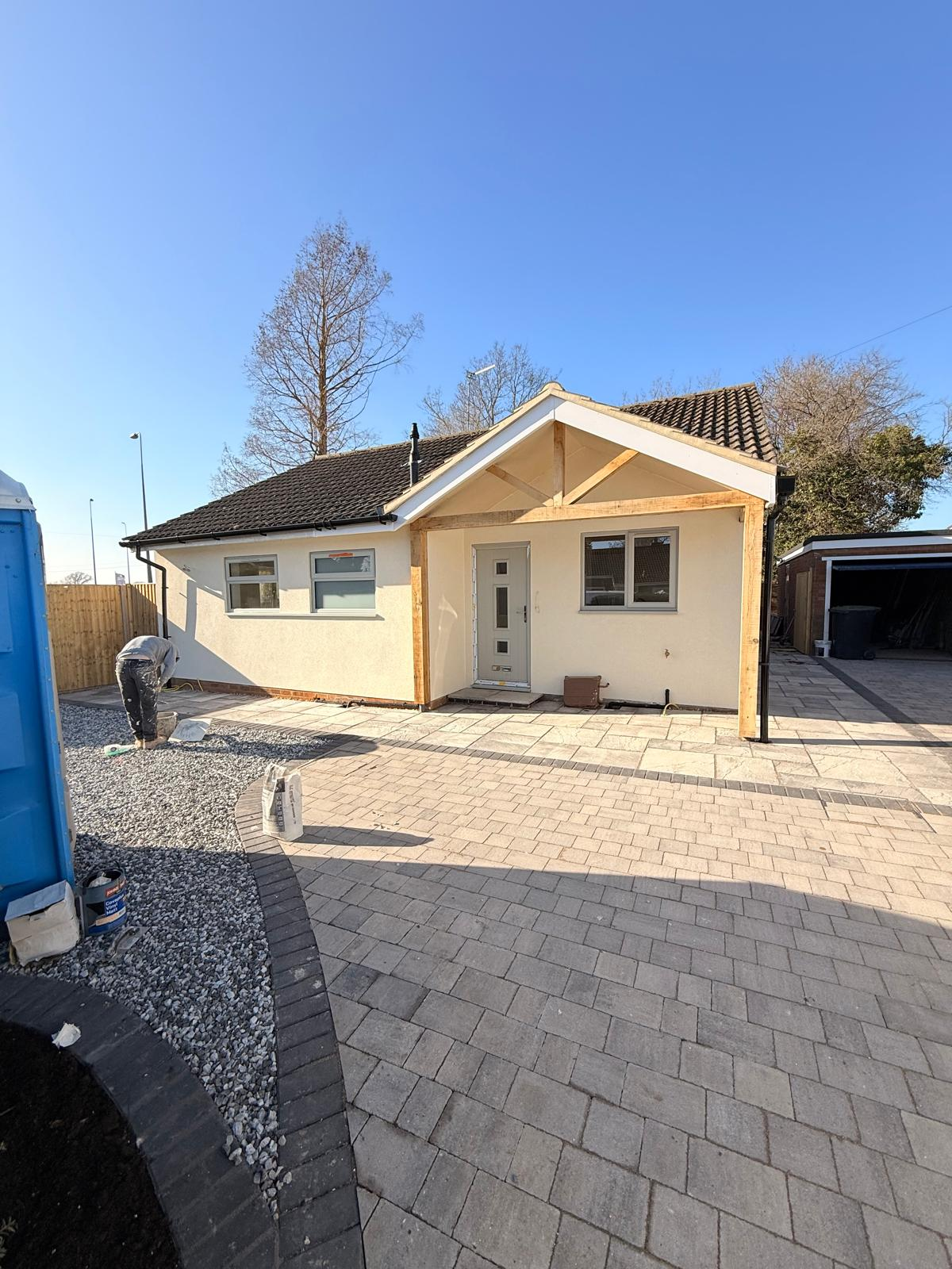 Bungalow with Porch — Silicone · Ivory